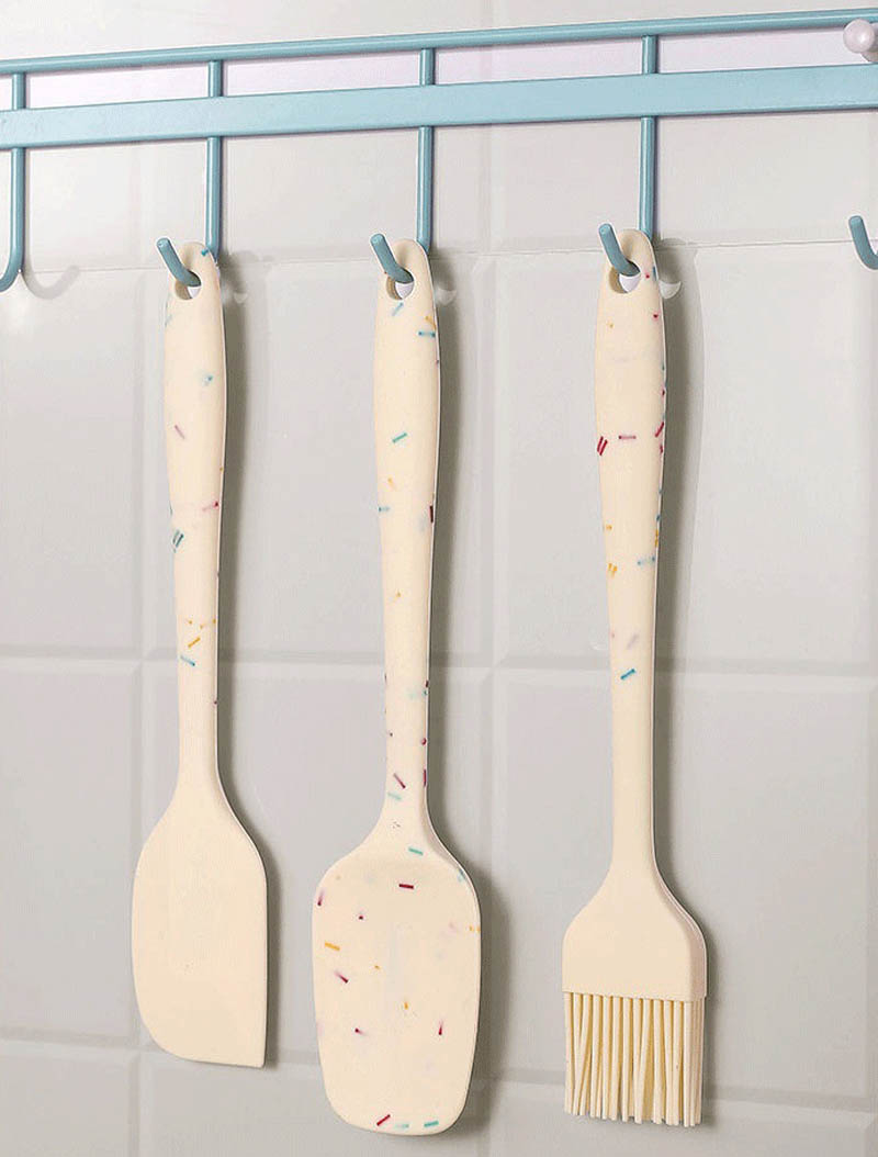 pastry kitchen tools